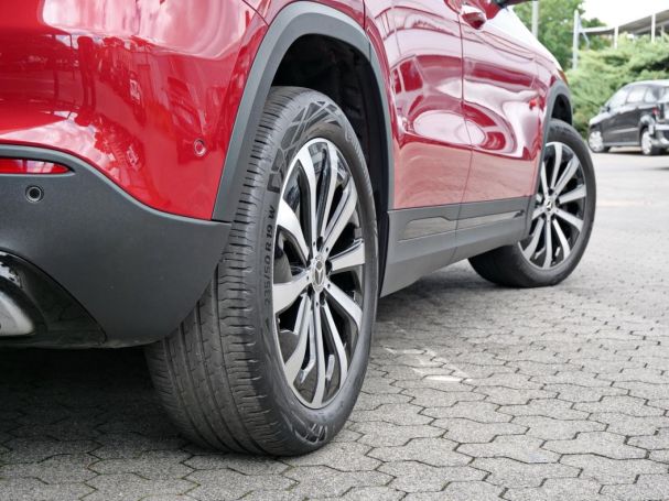 Mercedes-Benz GLA 250 e Progressive Night Panorama Easy-P 360?