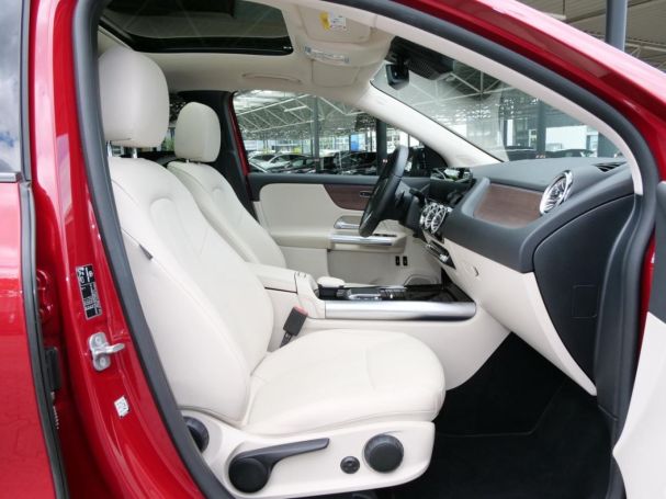 Mercedes-Benz GLA 250 e Progressive Night Panorama Easy-P 360?