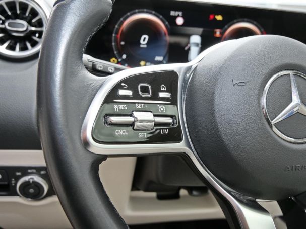 Mercedes-Benz GLA 250 e Progressive Night Panorama Easy-P 360?