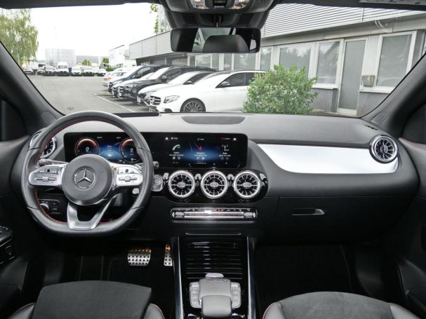 Mercedes-Benz GLA 250 e AMG Night Panorama Distronic 360° HUD