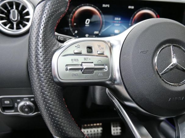 Mercedes-Benz GLA 250 e AMG Night Panorama Distronic 360° HUD