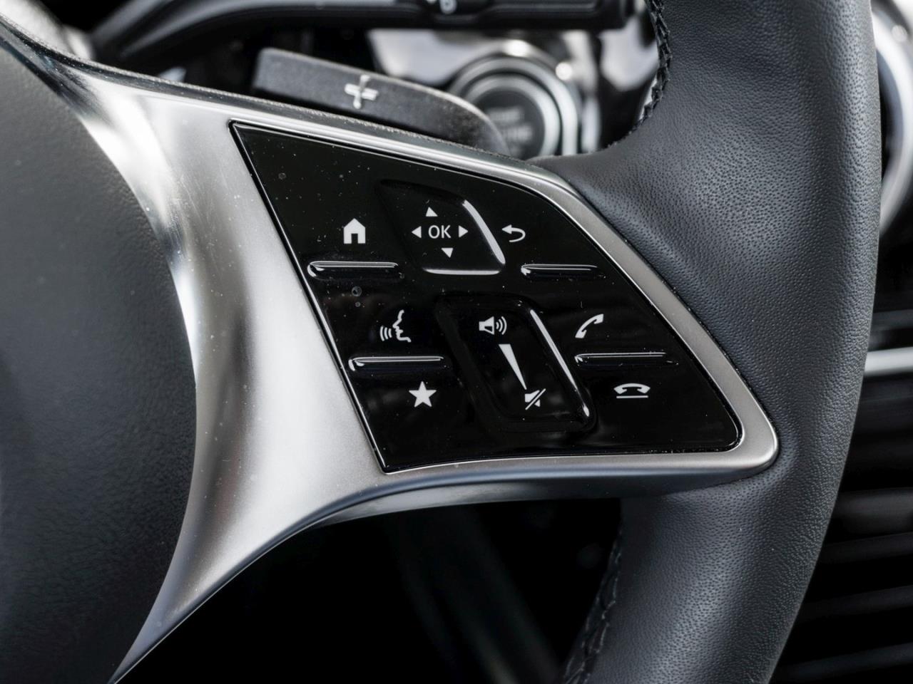 Mercedes-Benz GLA 250 e Progressive Kamera Easy-Pack Spiegel-P