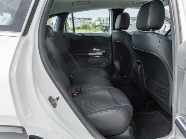 Mercedes-Benz GLA 250 e Progressive Kamera Easy-Pack Spiegel-P