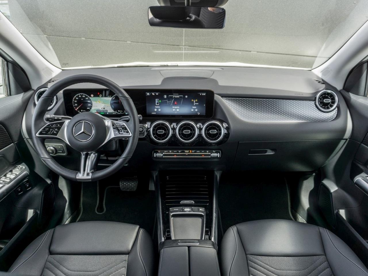 Mercedes-Benz GLA 250 e Progressive Kamera Easy-Pack Spiegel-P