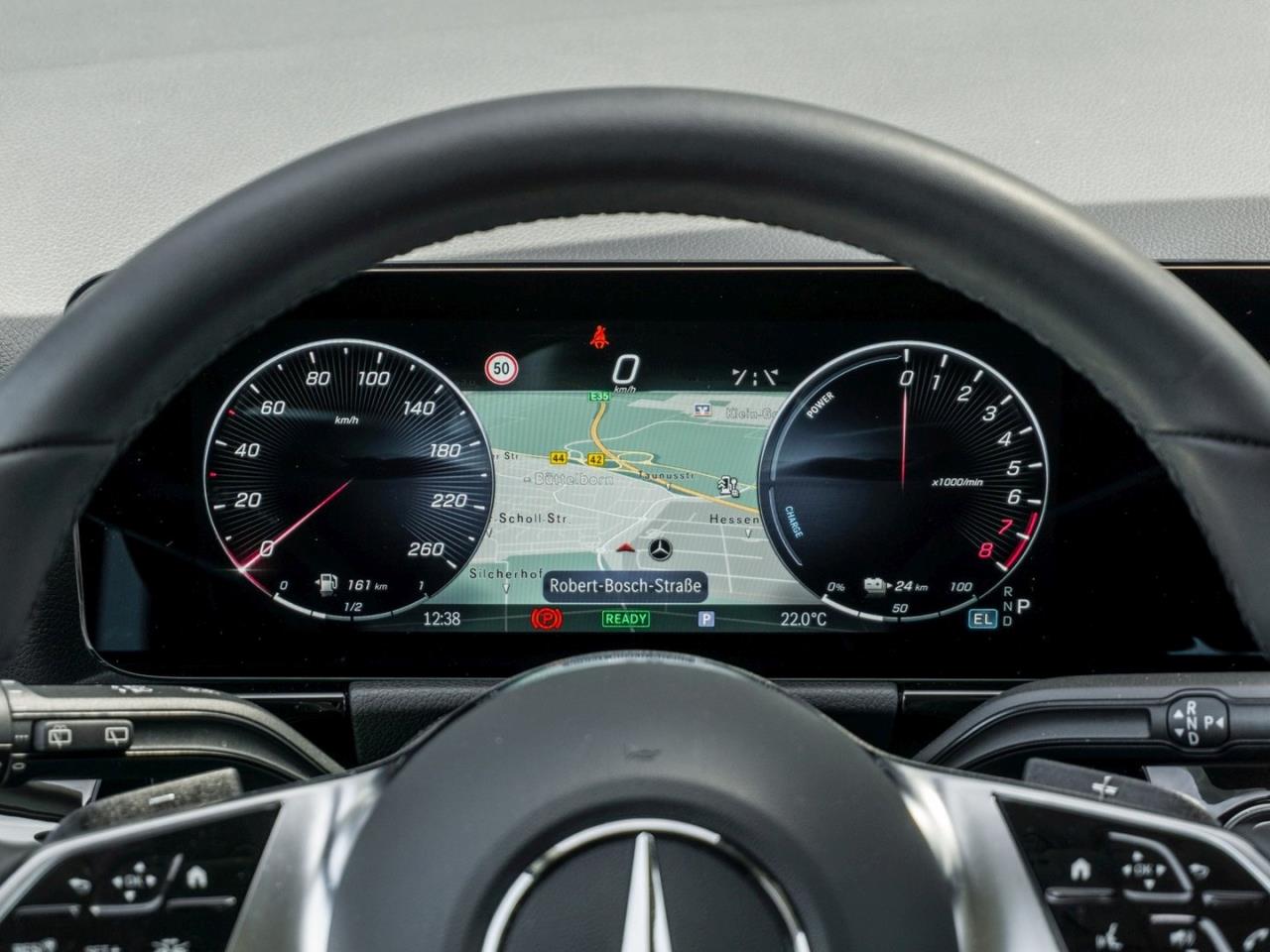 Mercedes-Benz GLA 250 e Progressive Kamera Easy-Pack Spiegel-P