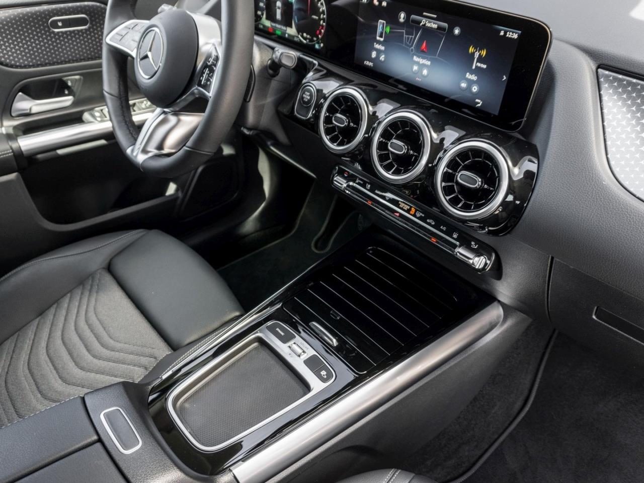 Mercedes-Benz GLA 250 e Progressive Kamera Easy-Pack Spiegel-P