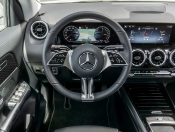 Mercedes-Benz GLA 250 e Progressive Kamera Easy-Pack Spiegel-P