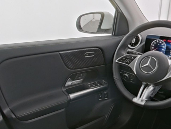 Mercedes-Benz GLA 250 e Progressive Kamera Easy-Pack Spiegel-P