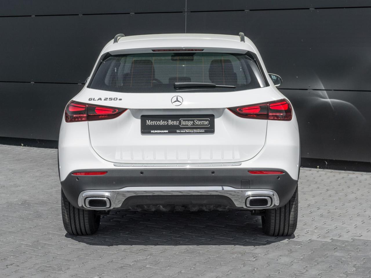 Mercedes-Benz GLA 250 e Progressive Kamera Easy-Pack Spiegel-P