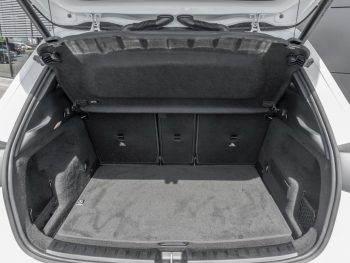 Mercedes-Benz GLA 250 e Progressive Kamera Easy-Pack Spiegel-P