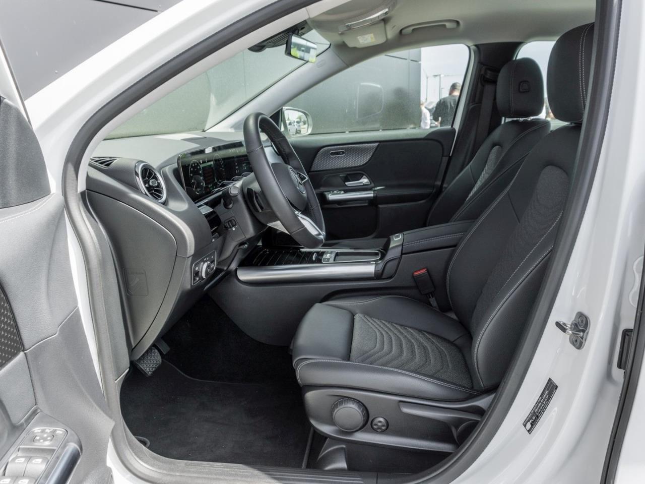 Mercedes-Benz GLA 250 e Progressive Kamera Easy-Pack Spiegel-P