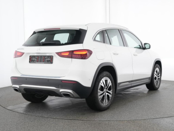 Mercedes-Benz GLA 250 e Progressive Navi Kamera AHK Totwinkel