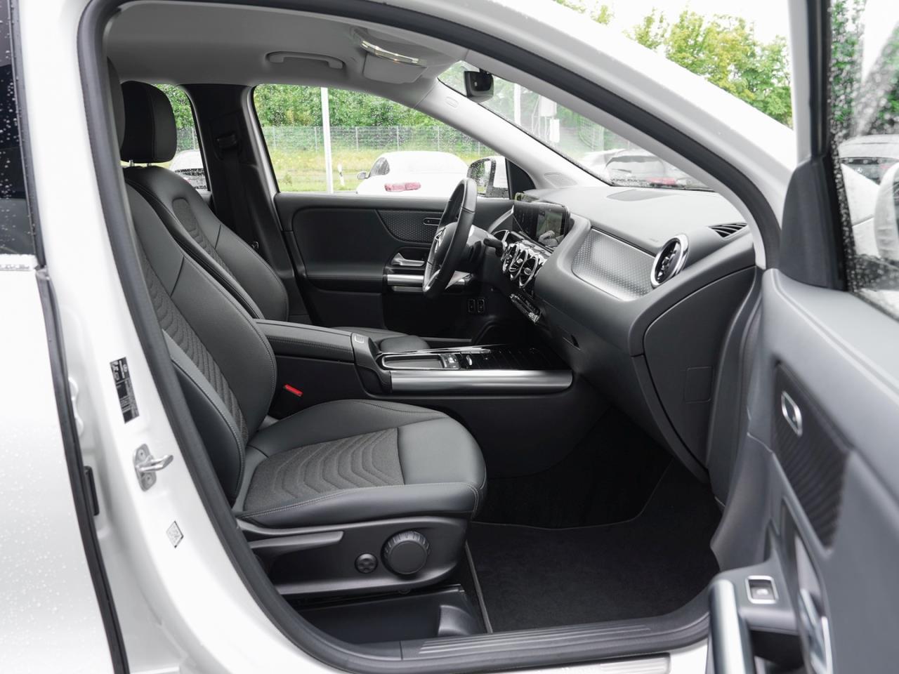 Mercedes-Benz GLA 250 e Progressive Navi Kamera AHK Totwinkel