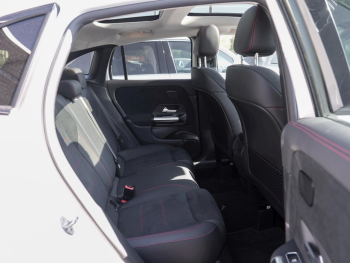Mercedes-Benz GLA 250 e AMG Night Panorama AHK Kamera Totwinkel