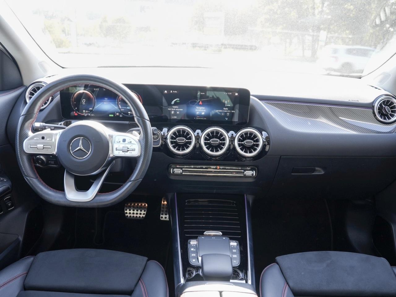 Mercedes-Benz GLA 250 e AMG Night Panorama AHK Kamera Totwinkel