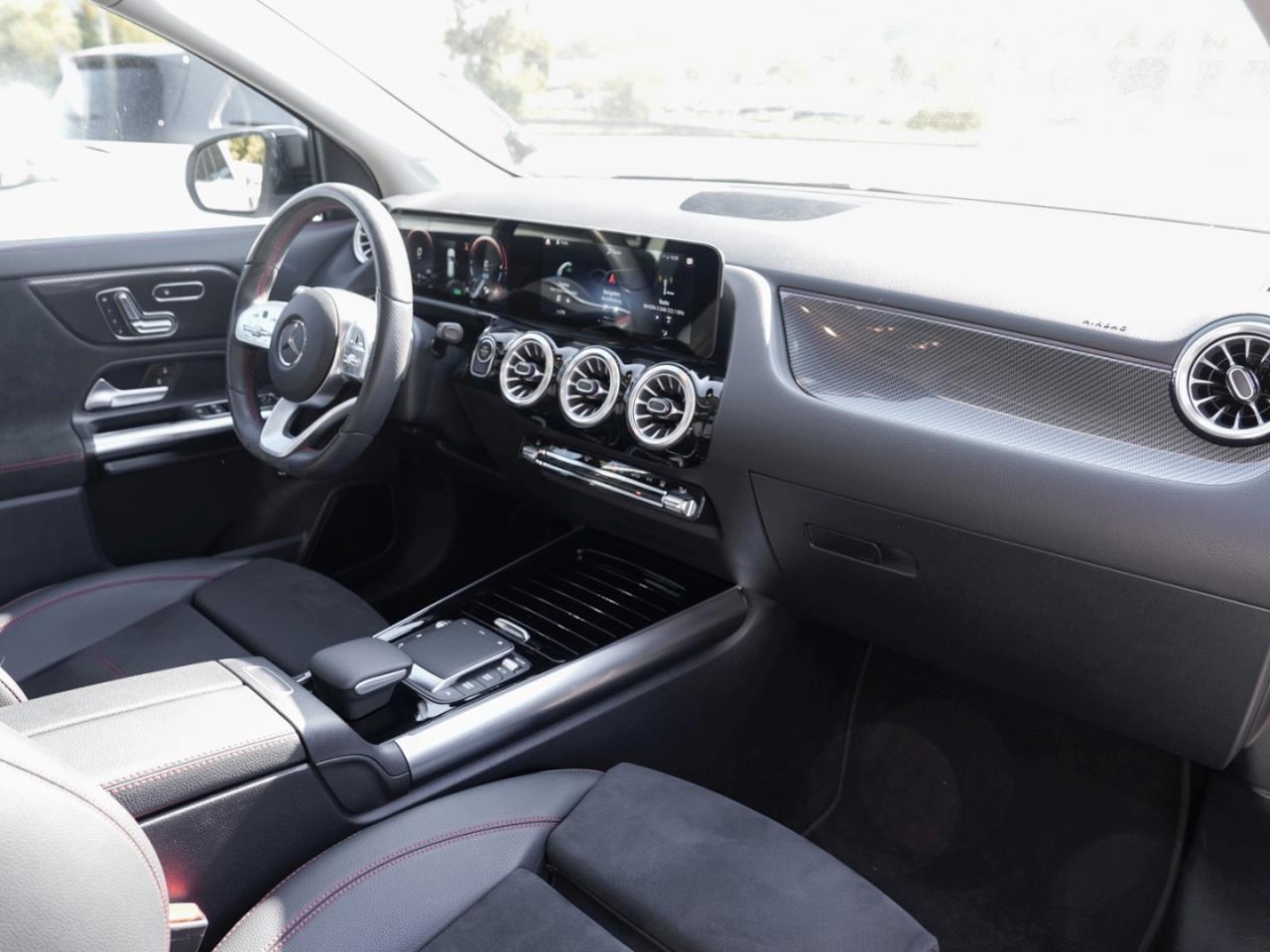 Mercedes-Benz GLA 250 e AMG Night Panorama AHK Kamera Totwinkel