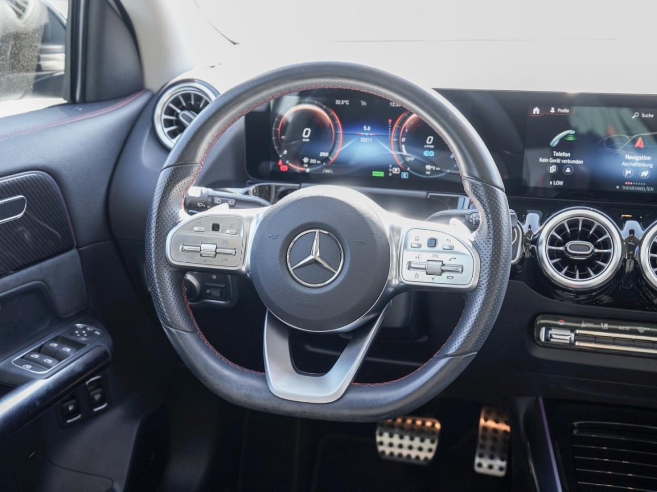 Mercedes-Benz GLA 250 e AMG Night Panorama AHK Kamera Totwinkel