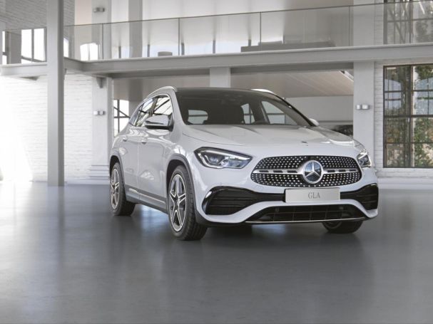 Mercedes-Benz GLA 250 e AMG MBUXNavi+ Panorama Kamera AHK