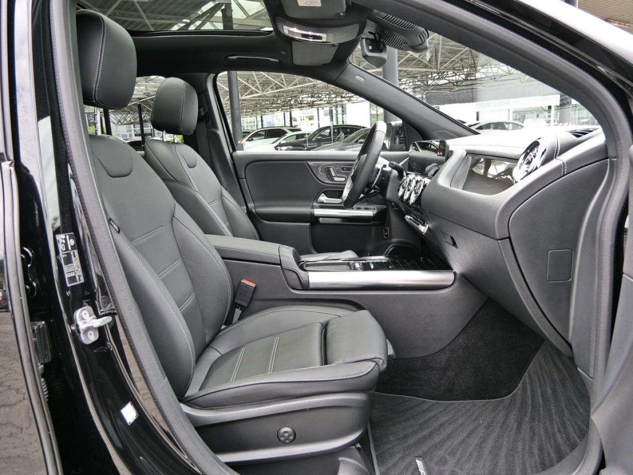 Mercedes-Benz GLA 35 AMG 4M AMG Night Standhzg ParkA 360° AHK