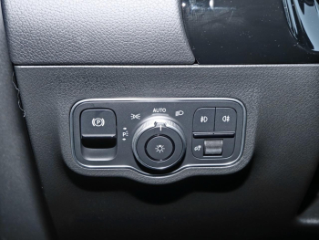 Mercedes-Benz GLB 250+ mit EQ Technologie AMG Night Panorama