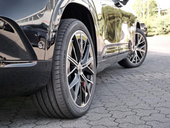 Mercedes-Benz GLB 250+ mit EQ Technologie AMG Night Panorama
