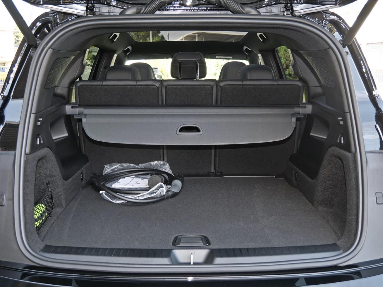 Mercedes-Benz GLB 250+ mit EQ Technologie AMG Night Panorama
