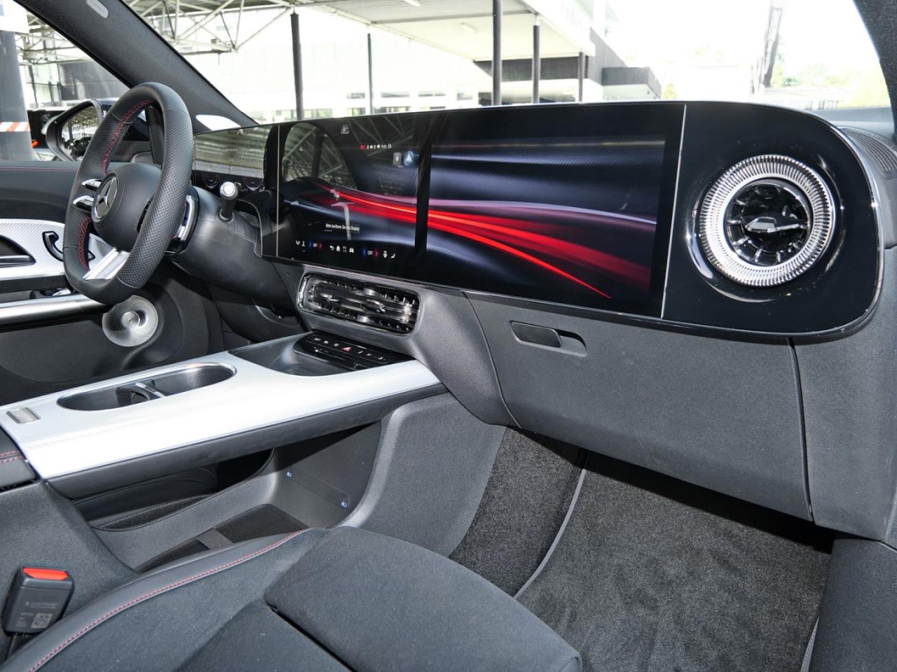 Mercedes-Benz GLB 250+ mit EQ Technologie AMG Night Panorama