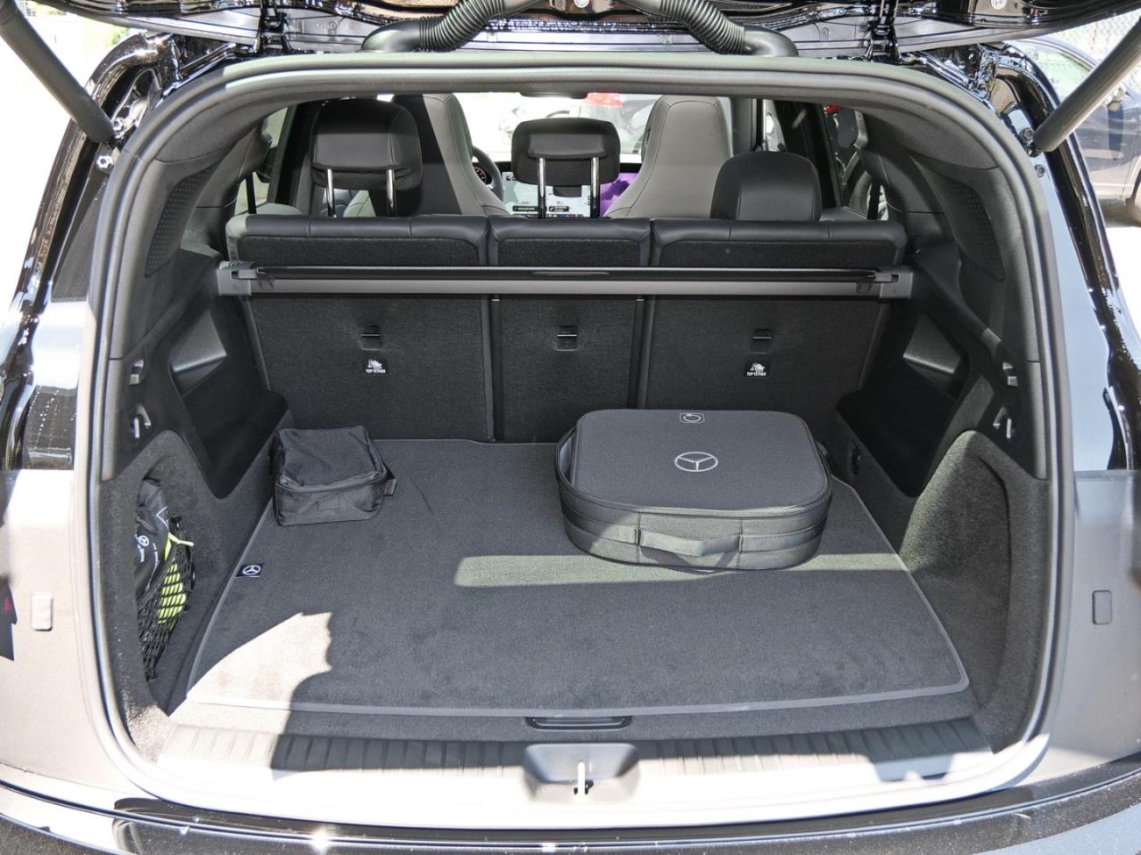 Mercedes-Benz GLB 250+ mit EQ Technologie AMG Night Panorama