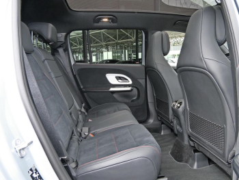 Mercedes-Benz GLB 350 4MATIC mit EQ Technologie Distronic