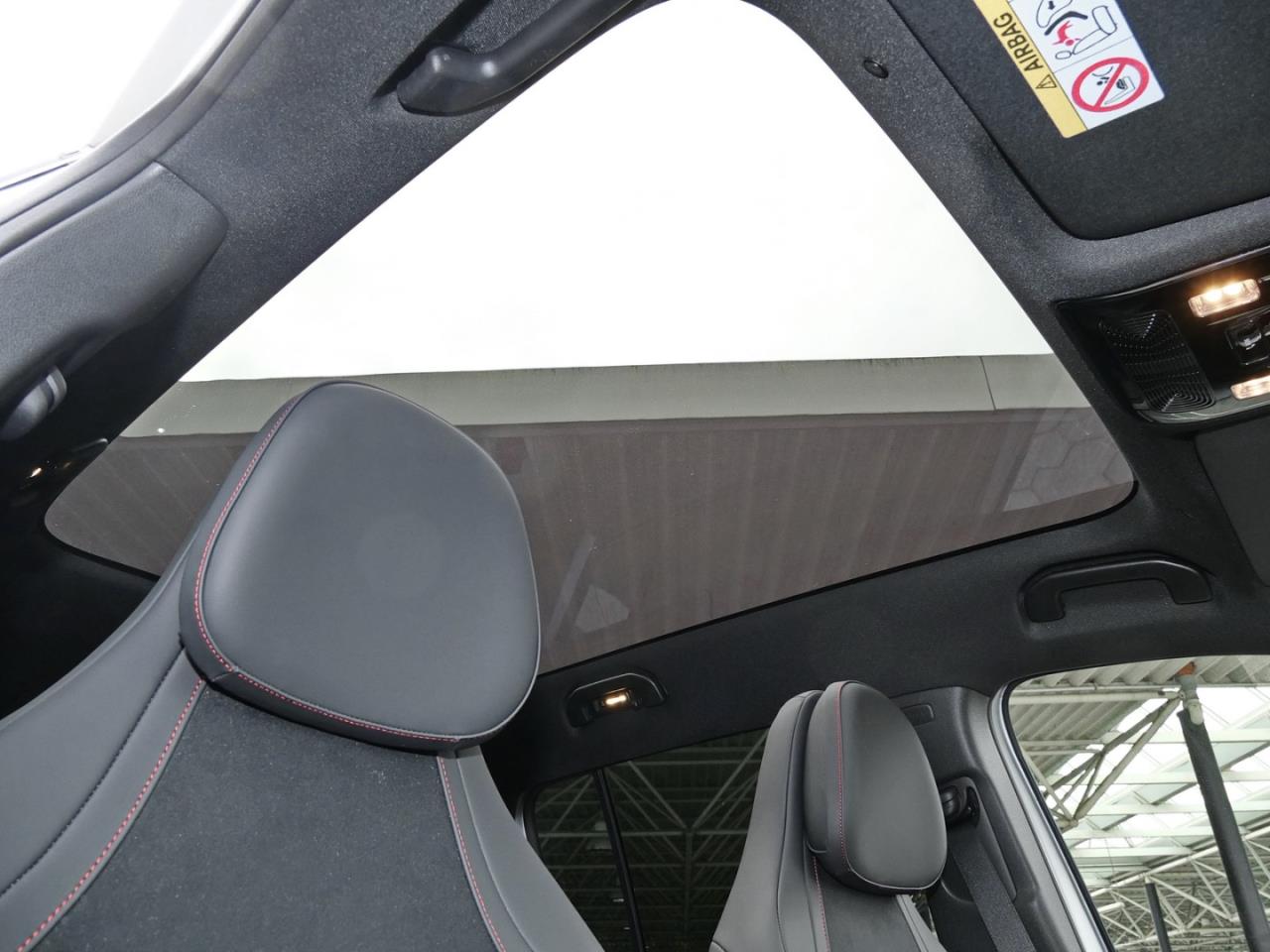Mercedes-Benz GLB 350 4MATIC mit EQ Technologie Distronic