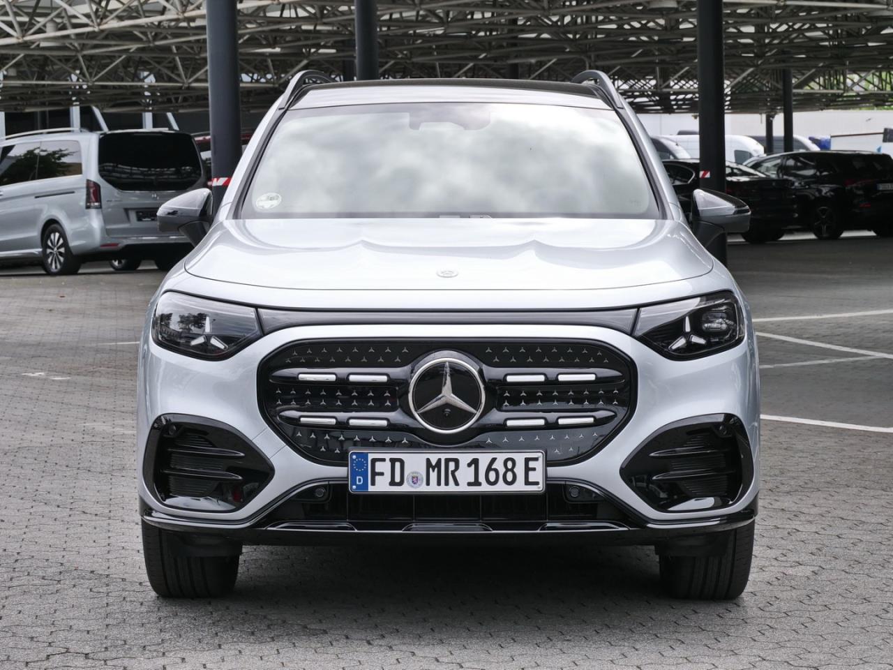 Mercedes-Benz GLB 350 4MATIC mit EQ Technologie Distronic