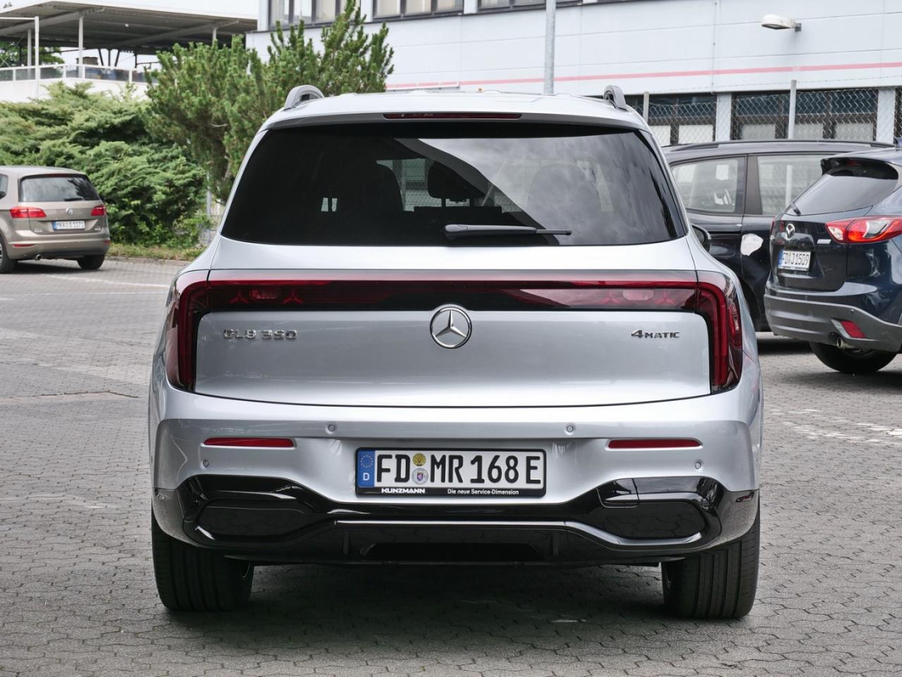 Mercedes-Benz GLB 350 4MATIC mit EQ Technologie Distronic