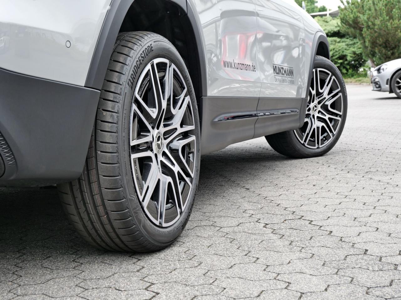 Mercedes-Benz GLB 180 d AMG Night Distronic Kamera Easy-Pack
