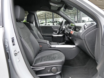 Mercedes-Benz GLB 180 d AMG Night Distronic Kamera Easy-Pack