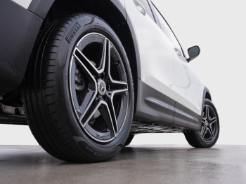 Mercedes-Benz GLB 180 AMG Night Navi Distronic AHK Kamera