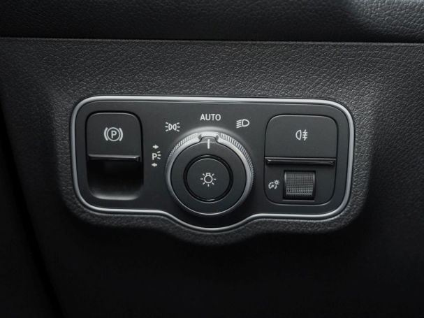 Mercedes-Benz GLB 180 AMG Night Navi Distronic AHK Kamera