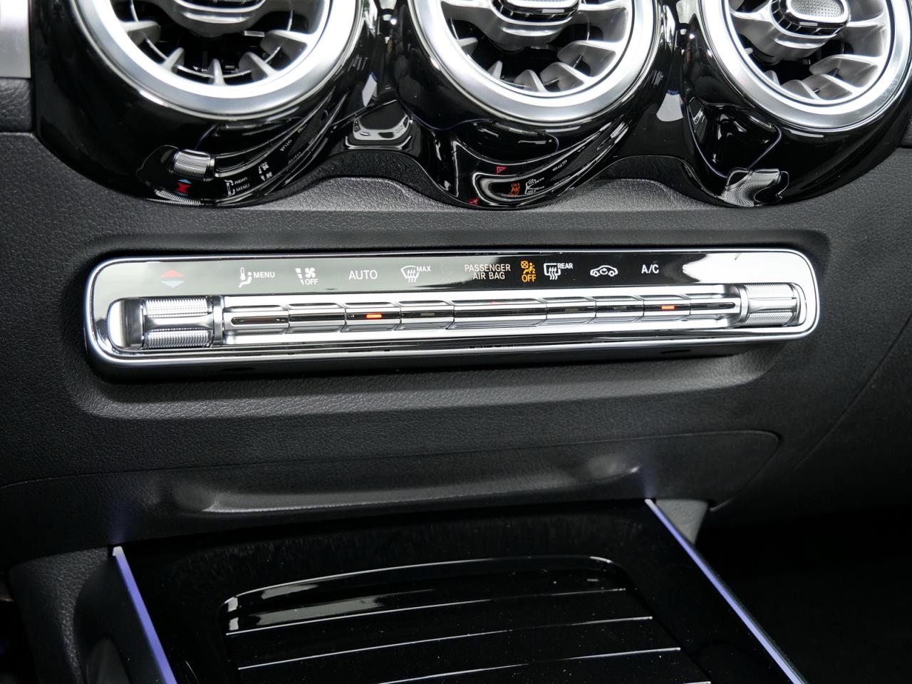 Mercedes-Benz GLB 180 AMG Navi Panorama Kamera AHK NP 59.030