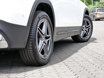Mercedes-Benz GLB 180 AMG Navi Panorama Kamera AHK NP 59.030