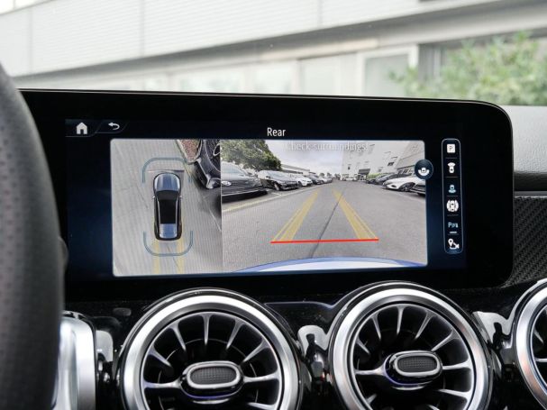 Mercedes-Benz GLB 180 AMG Panorama Memory Head-Up 360?