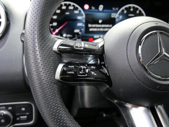 Mercedes-Benz GLB 180 AMG Panorama Memory Head-Up 360?