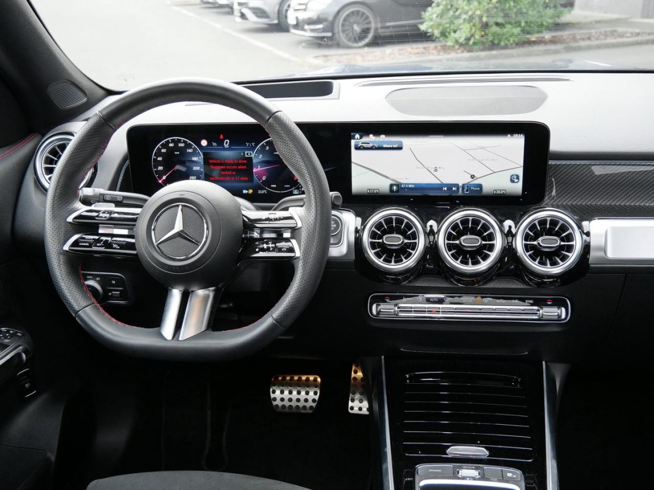 Mercedes-Benz GLB 180 AMG Panorama Memory Head-Up 360?