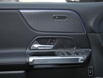 Mercedes-Benz GLB 200 d Progressive Distronic Panorama 360°