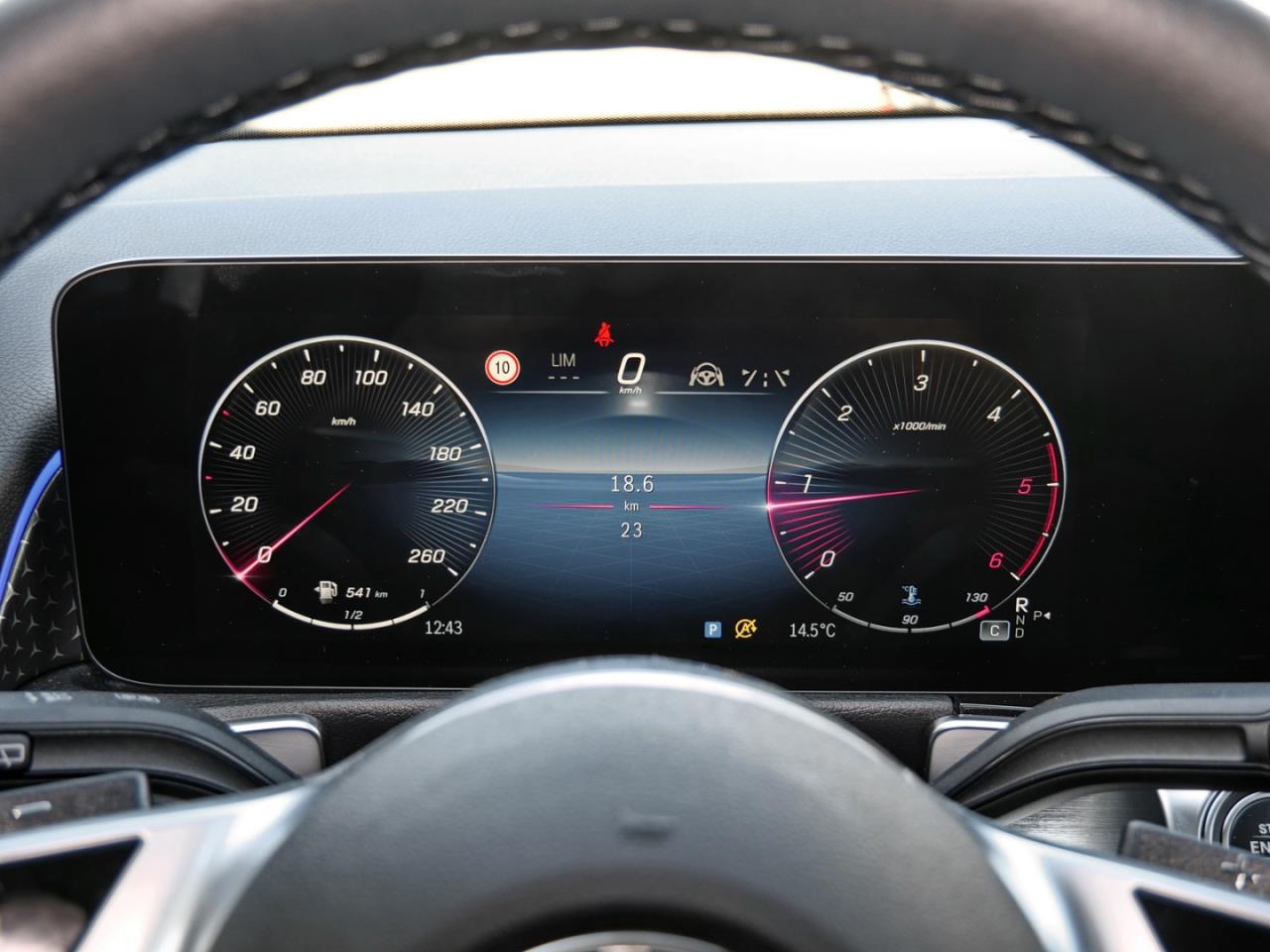 Mercedes-Benz GLB 200 d Progressive Distronic Panorama 360°