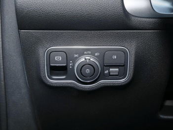 Mercedes-Benz GLB 200 d Progressive Distronic Panorama 360°