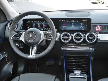Mercedes-Benz GLB 200 d Progressive Distronic Panorama 360°