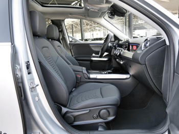 Mercedes-Benz GLB 200 d Progressive Distronic Panorama 360°
