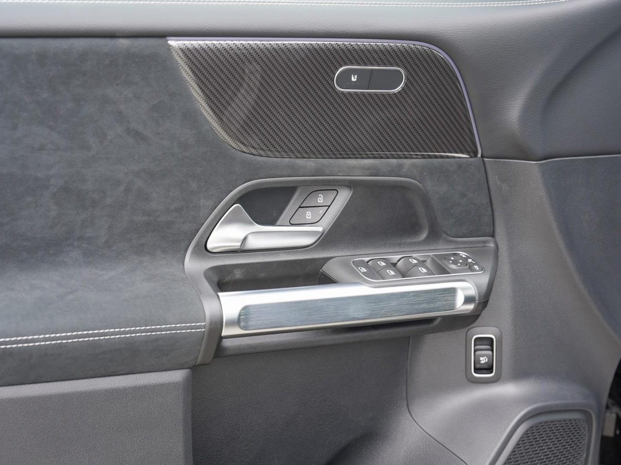 Mercedes-Benz GLB 200 d AMG Night MBUX Navi Kamera EasyPack AHK