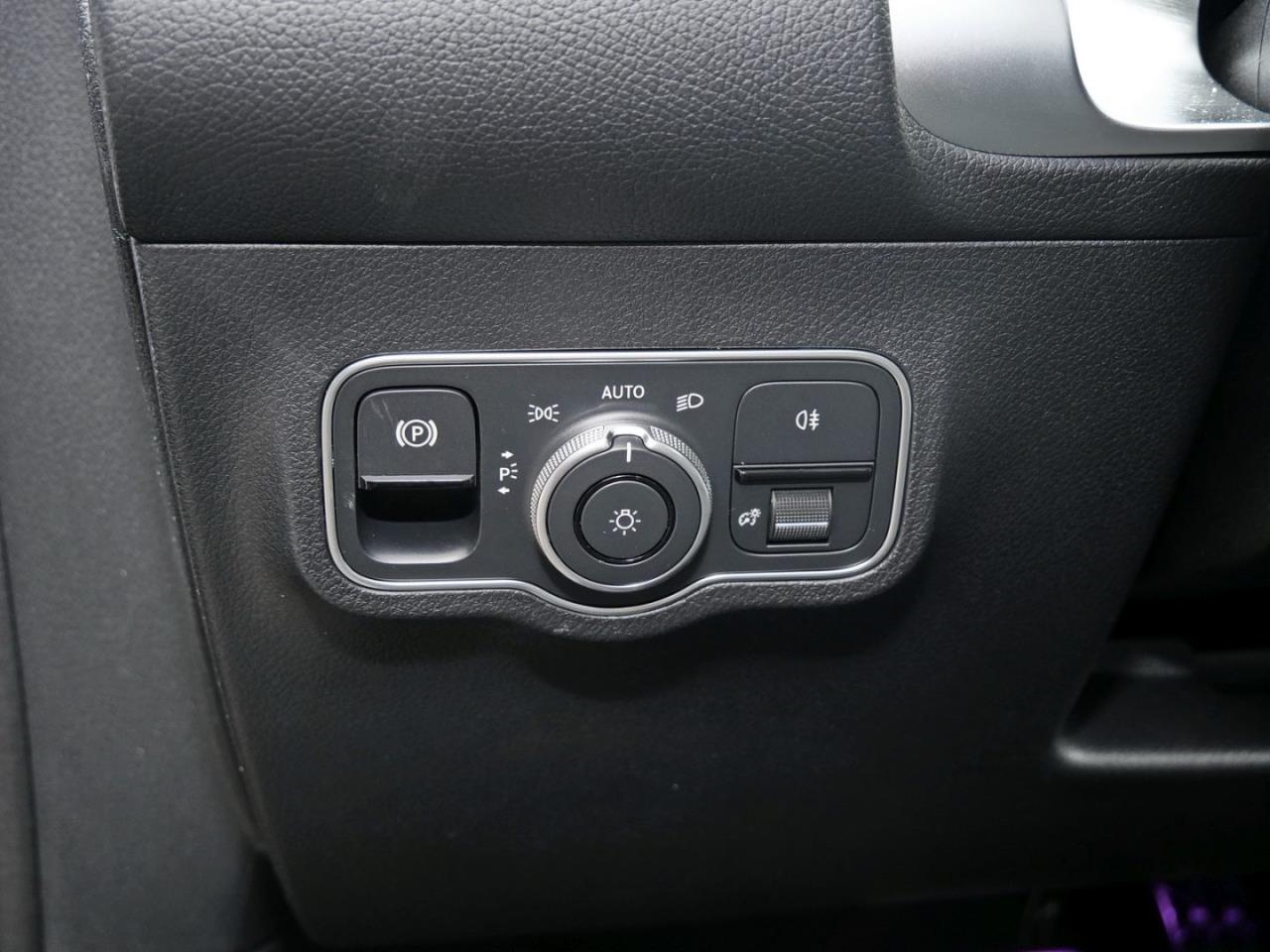 Mercedes-Benz GLB 200 d AMG Night MBUX Navi Kamera EasyPack AHK