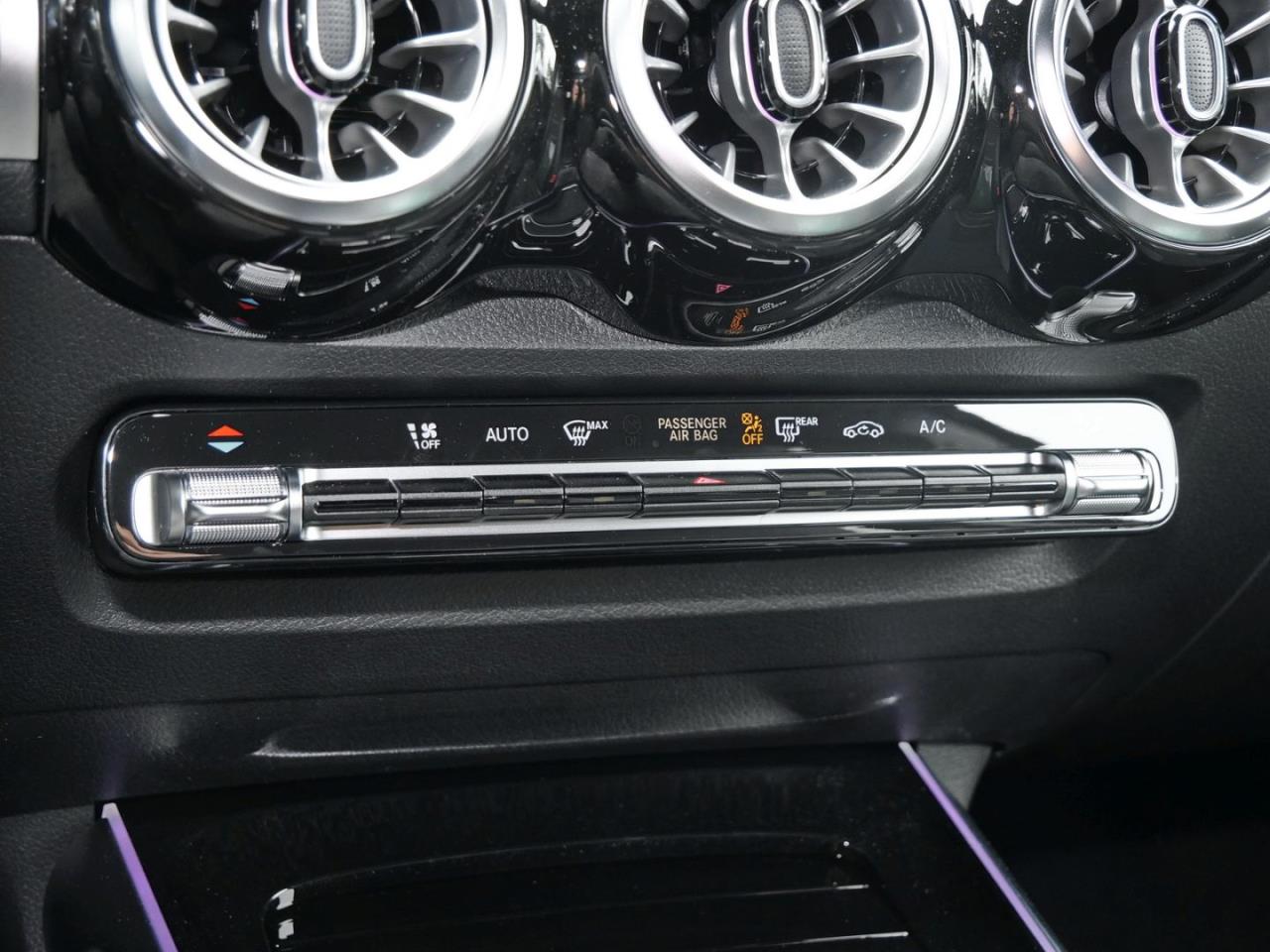 Mercedes-Benz GLB 200 d AMG Night MBUX Navi Kamera EasyPack AHK