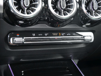 Mercedes-Benz GLB 200 d AMG Night MBUX Navi Kamera EasyPack AHK